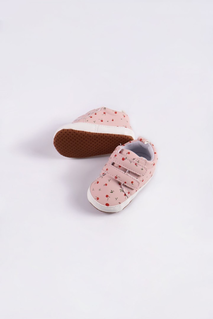 Graphic Sneaker 