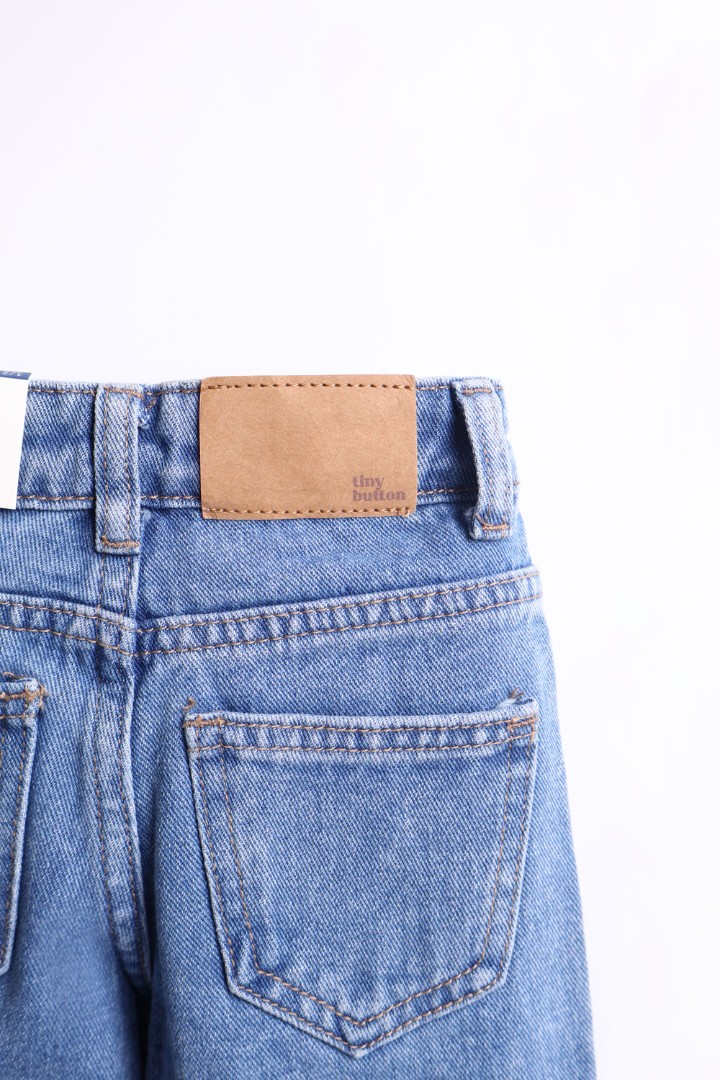 Straight Jeans