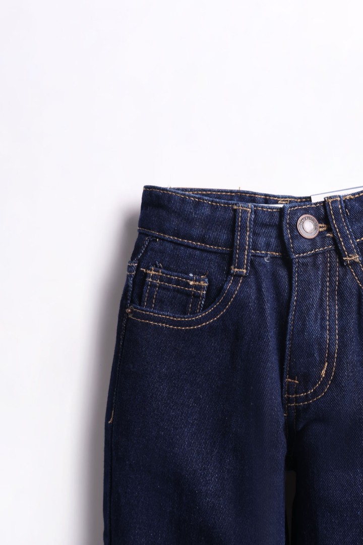 Straight Jeans