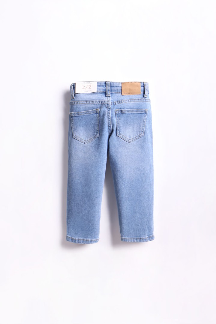 Straight Jeans