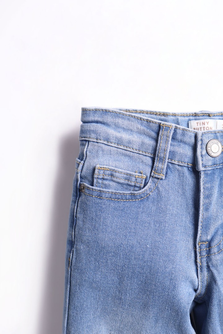 Straight Jeans