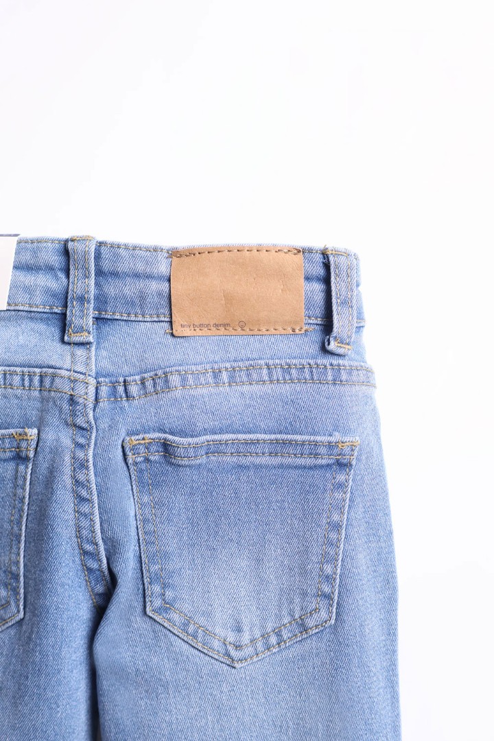 Straight Jeans