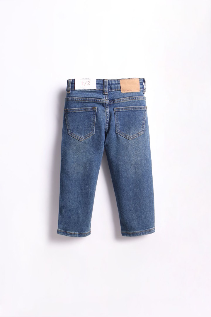 Straight Jeans