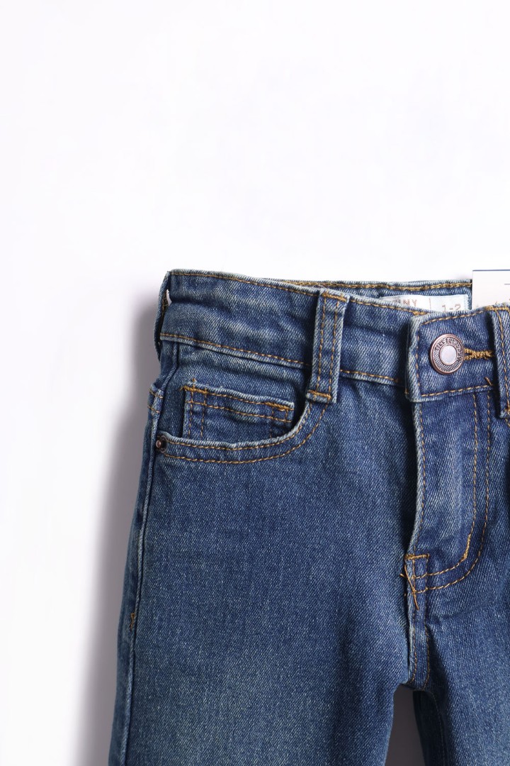 Straight Jeans