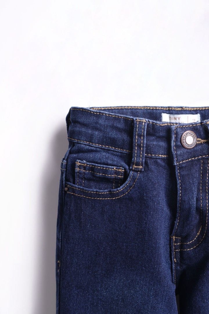 Straight Jeans