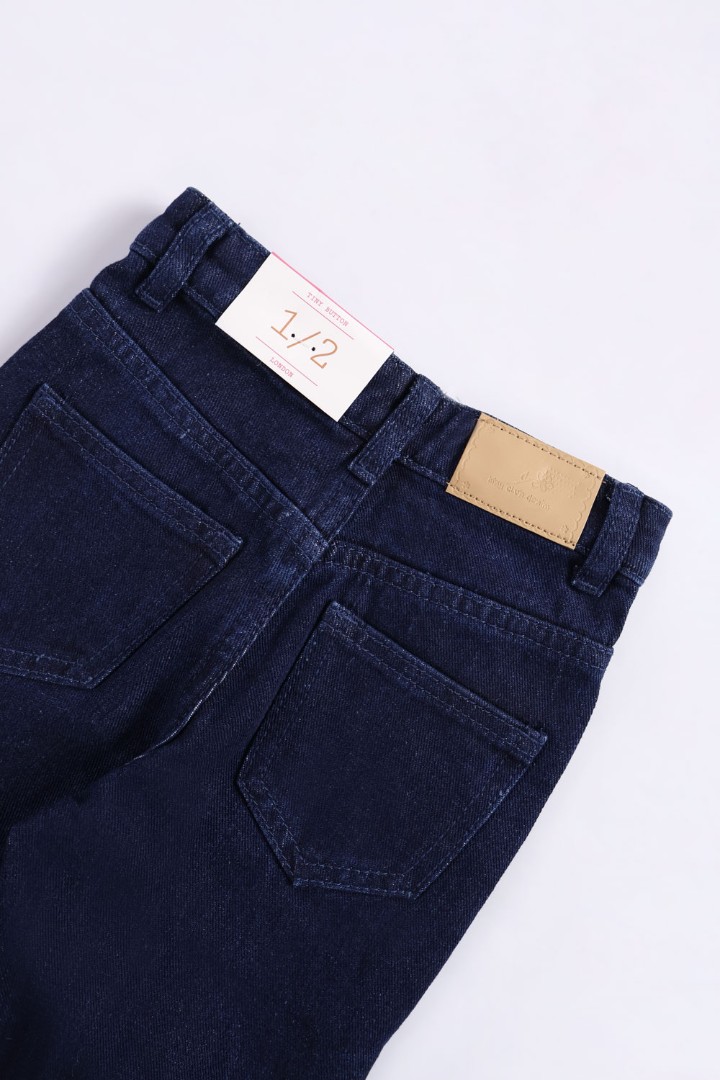 Straight Jeans